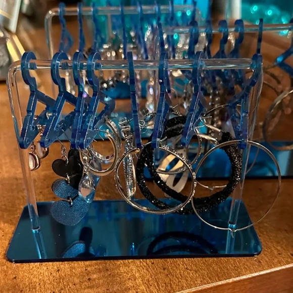 Acrylic Creative Earring Display Stand - Blue - Picture 8 of 10